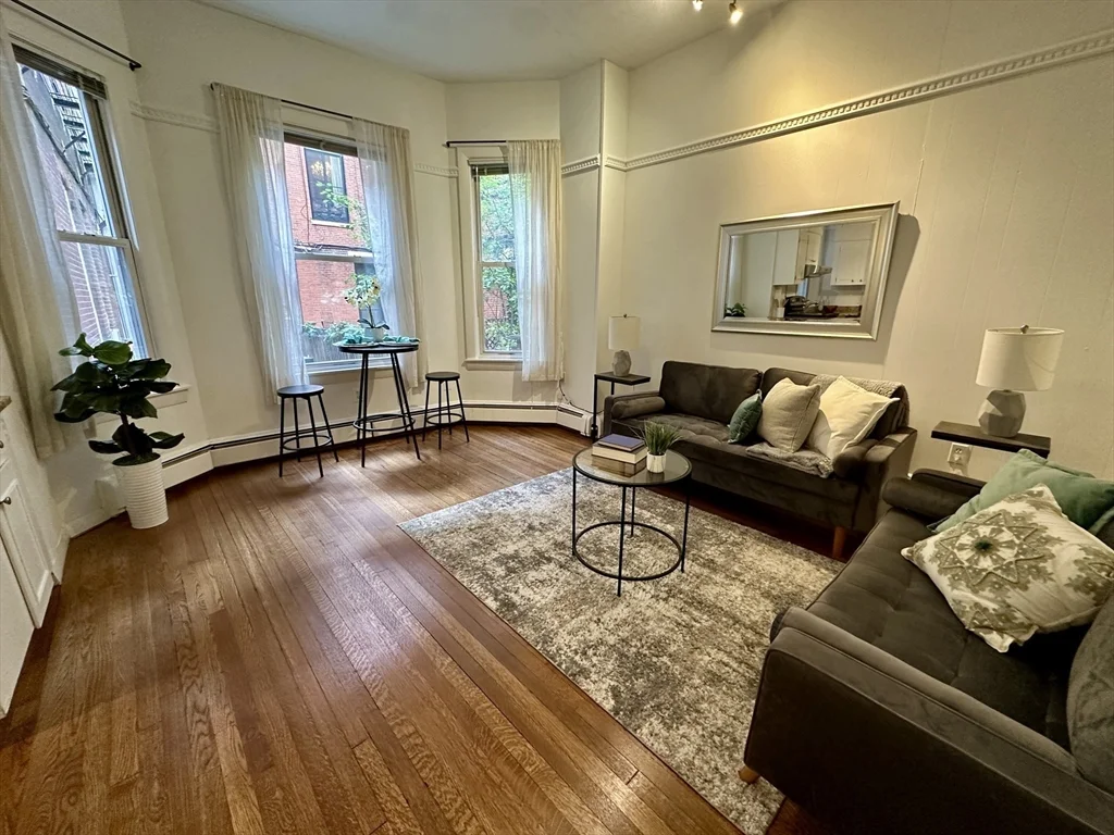 1 bed, 1 bath apartment for rent at 30 Pinckney St Unit 2, Beacon Hill — photo 7 of 11