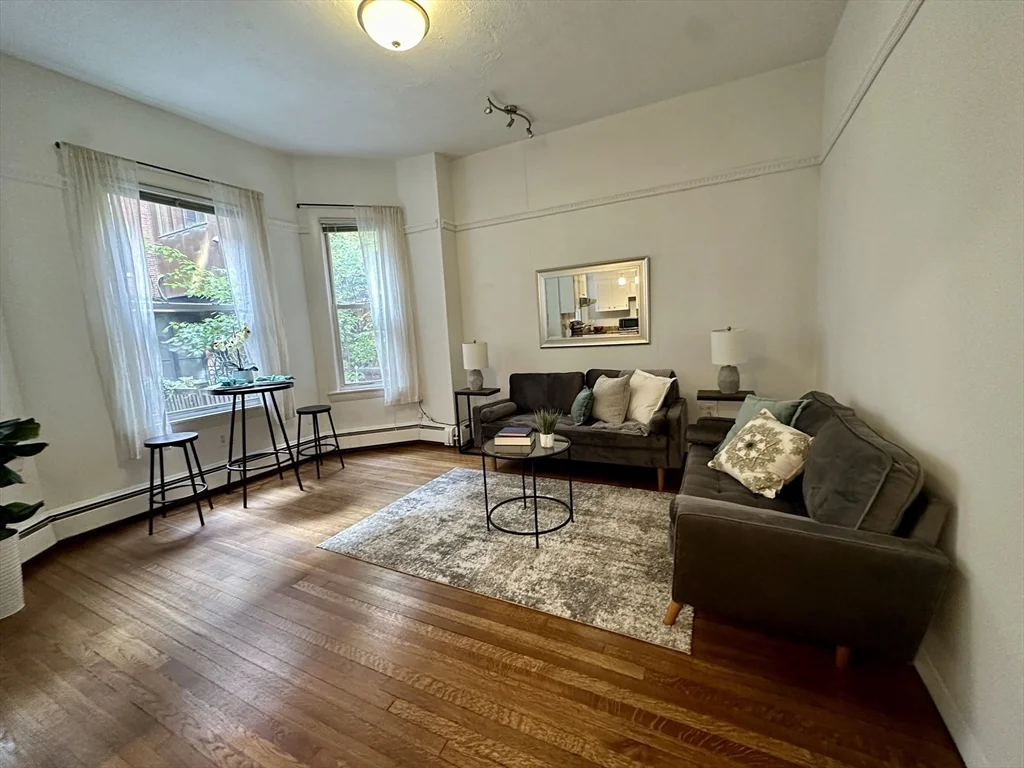 1 bed, 1 bath apartment for rent at 30 Pinckney St Unit 2, Beacon Hill — photo 8 of 11
