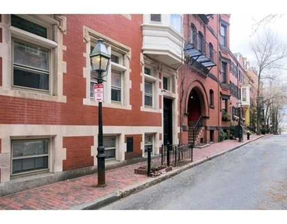 1 bed, 1 bath apartment for rent at 30 Pinckney St Unit 8, Beacon Hill