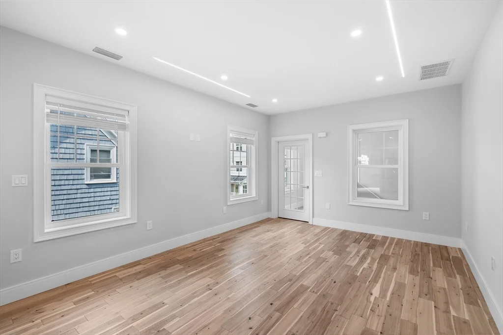 3 bed, 2 bath apartment for rent at 30 Pitman Rd Unit 2, Swampscott — photo 12 of 42