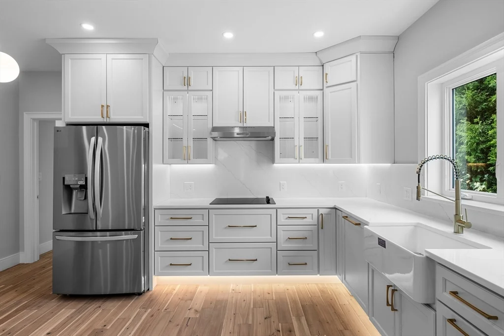 3 bed, 2 bath apartment for rent at 30 Pitman Rd Unit 2, Swampscott — photo 16 of 42