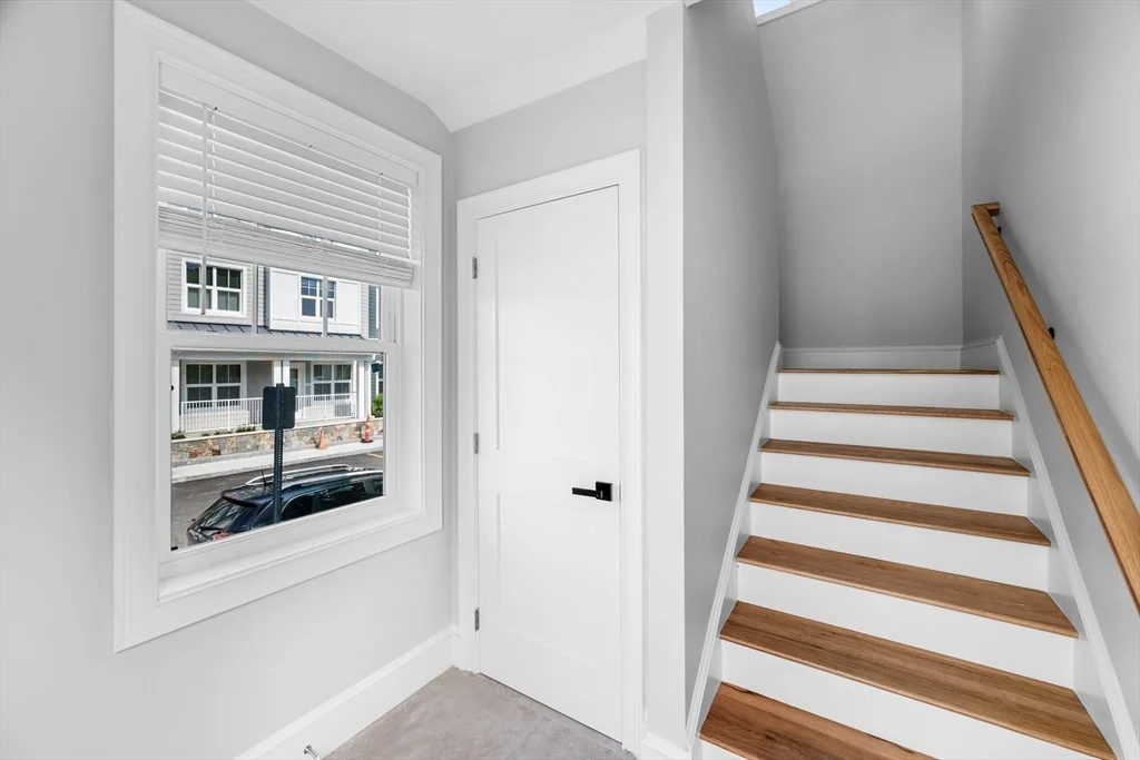 3 bed, 2 bath apartment for rent at 30 Pitman Rd Unit 2, Swampscott — photo 3 of 42