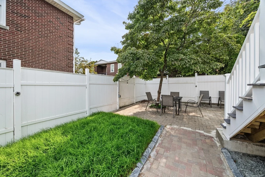 3 bed, 2 bath apartment for rent at 30 Pitman Rd Unit 2, Swampscott — photo 37 of 42