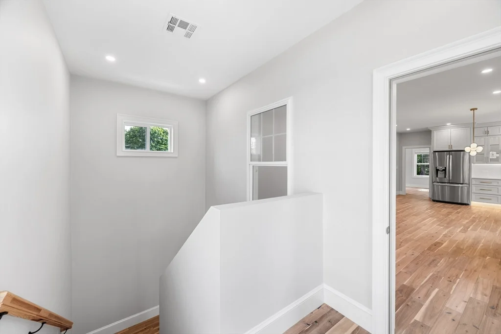 3 bed, 2 bath apartment for rent at 30 Pitman Rd Unit 2, Swampscott — photo 4 of 42