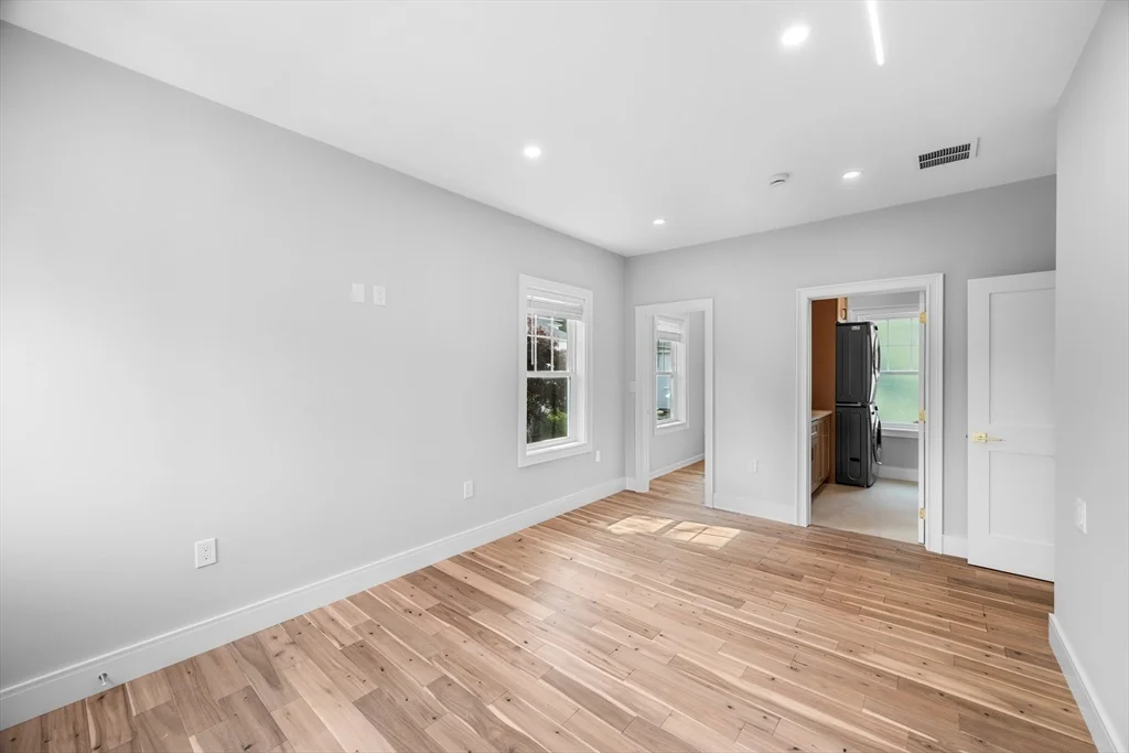 3 bed, 2 bath apartment for rent at 30 Pitman Rd Unit 2, Swampscott — photo 31 of 42