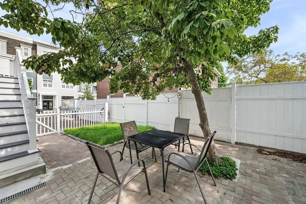 3 bed, 2 bath apartment for rent at 30 Pitman Rd Unit 2, Swampscott — photo 39 of 42