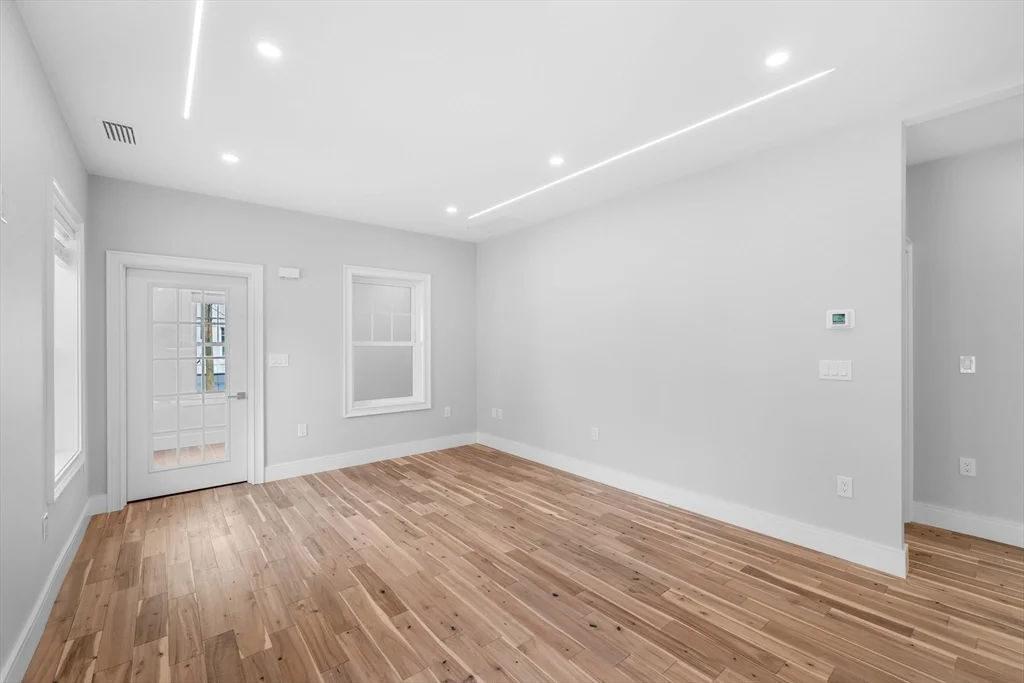 3 bed, 2 bath apartment for rent at 30 Pitman Rd Unit 2, Swampscott — photo 9 of 42