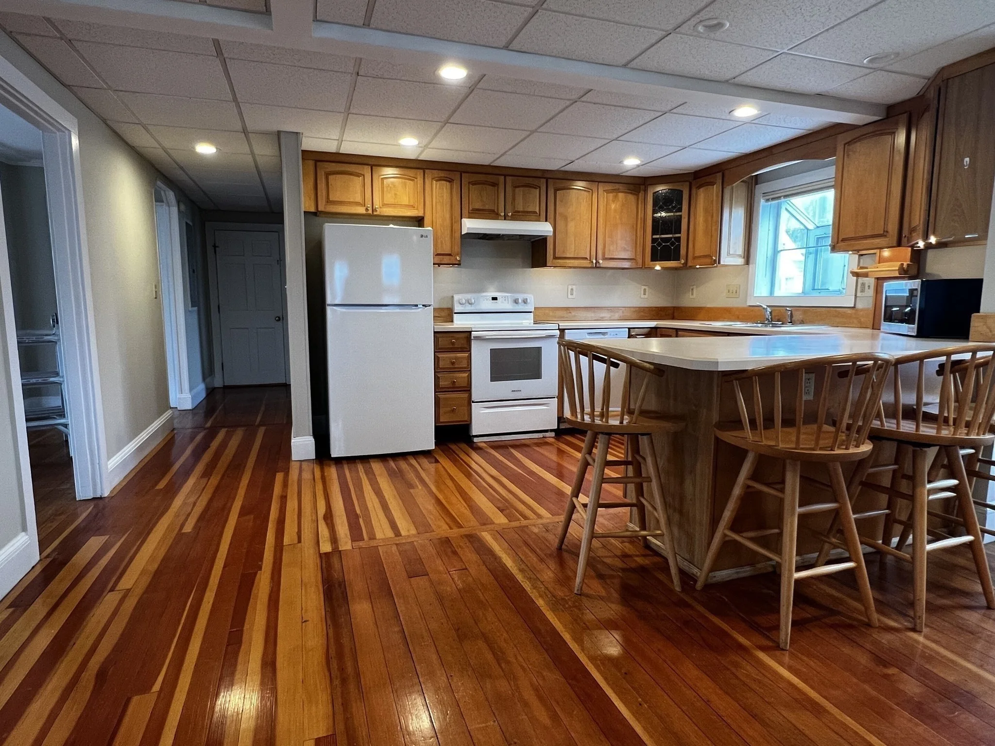 2 bed, 1 bath apartment for rent at 30 Poplar St Unit R, Danvers — photo 5 of 18