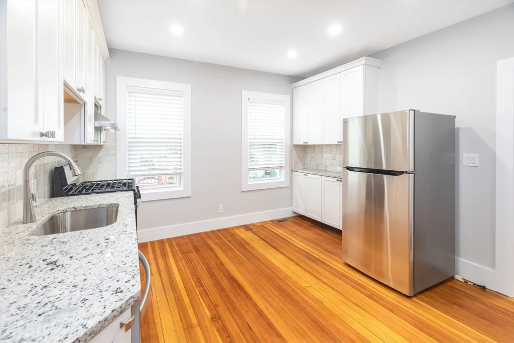 3 bed, 1 bath apartment for rent at 30 Presley St Unit 30, West End — photo 4 of 19