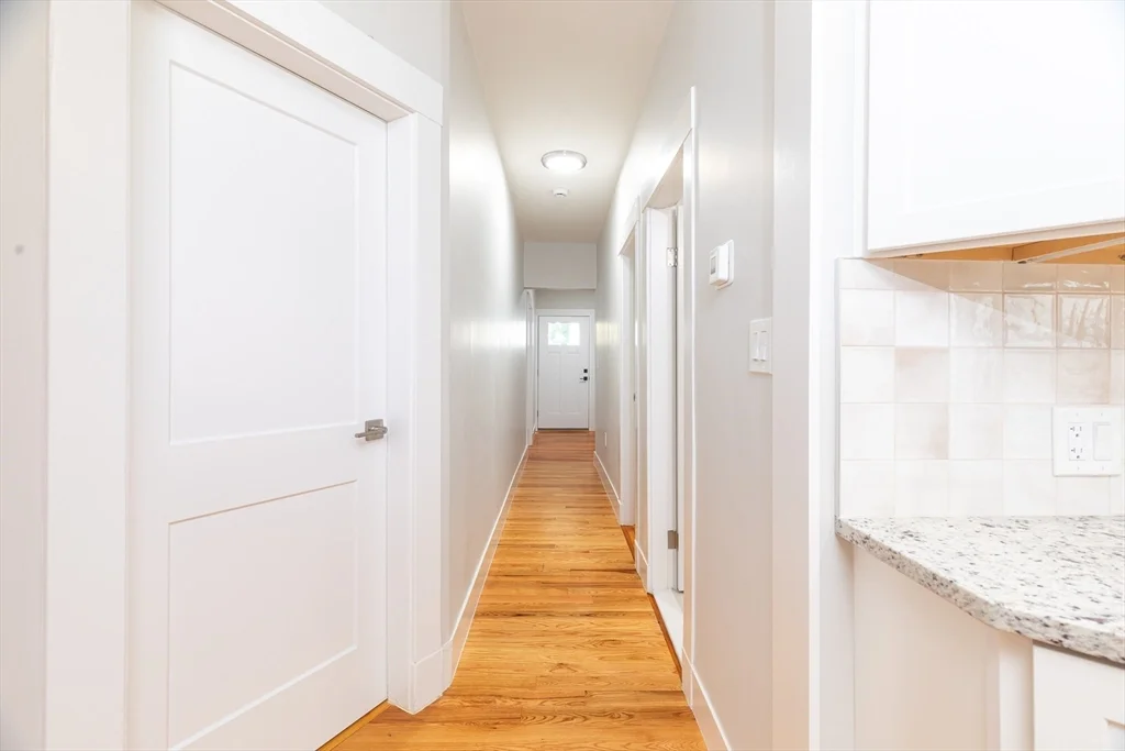 3 bed, 1 bath apartment for rent at 30 Presley St Unit 30, West End — photo 8 of 19
