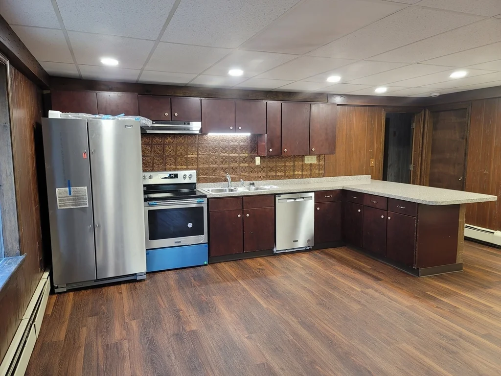 3 bed, 1 bath apartment for rent at 30 R Jones Rd Unit E, Spencer — photo 25 of 42