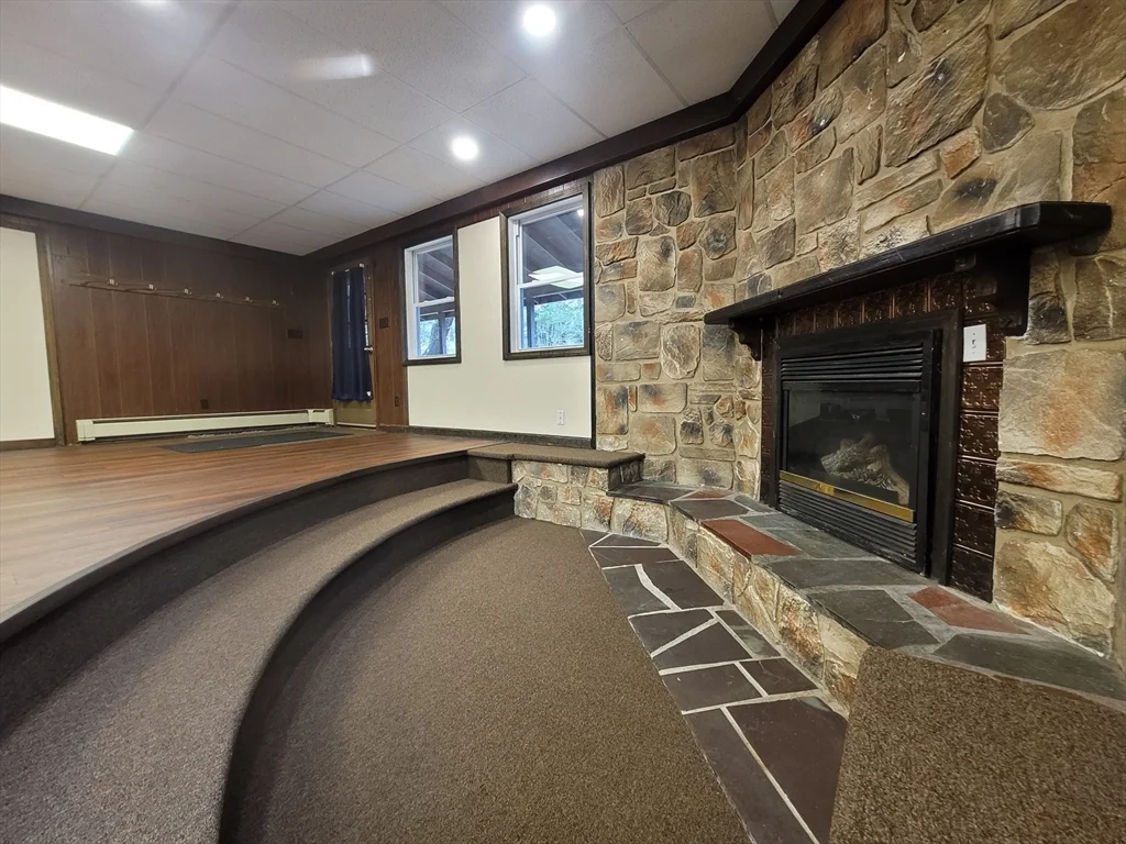 3 bed, 1 bath apartment for rent at 30 R Jones Rd Unit E, Spencer — photo 1 of 42