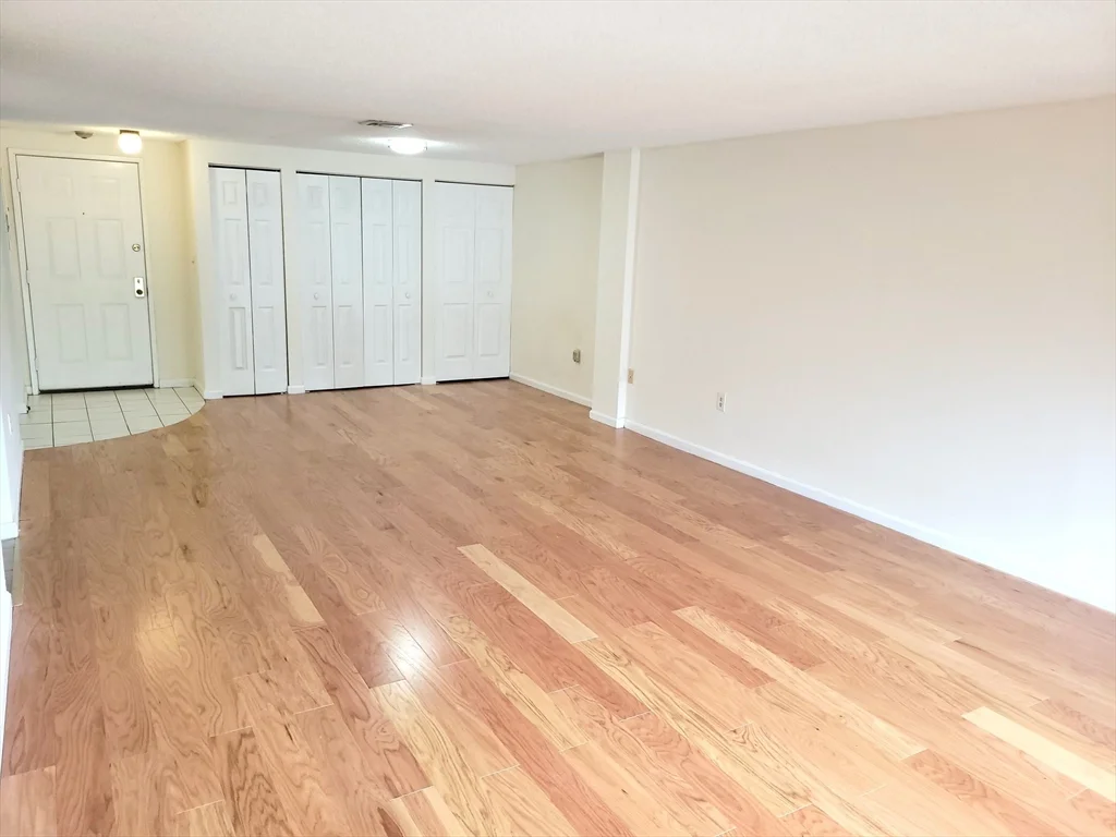 1 bed, 1 bath apartment for rent at 30 Revere Beach Pkwy Unit 207, Medford — photo 7 of 31