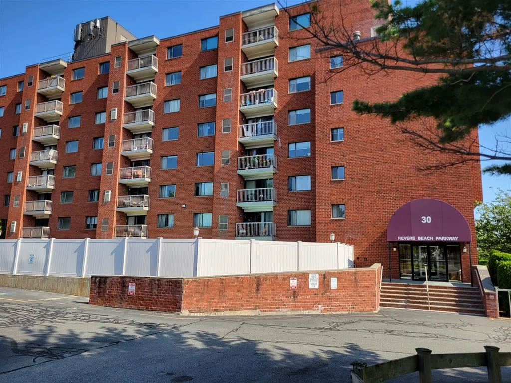 1 bed, 1 bath apartment for rent at 30 Revere Beach Pkwy Unit 207, Medford — photo 2 of 31