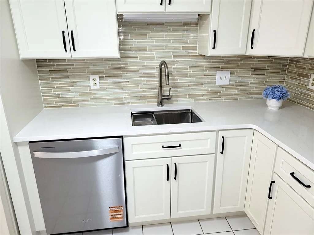 1 bed, 1 bath apartment for rent at 30 Revere Beach Pkwy Unit 207, Medford — photo 13 of 31