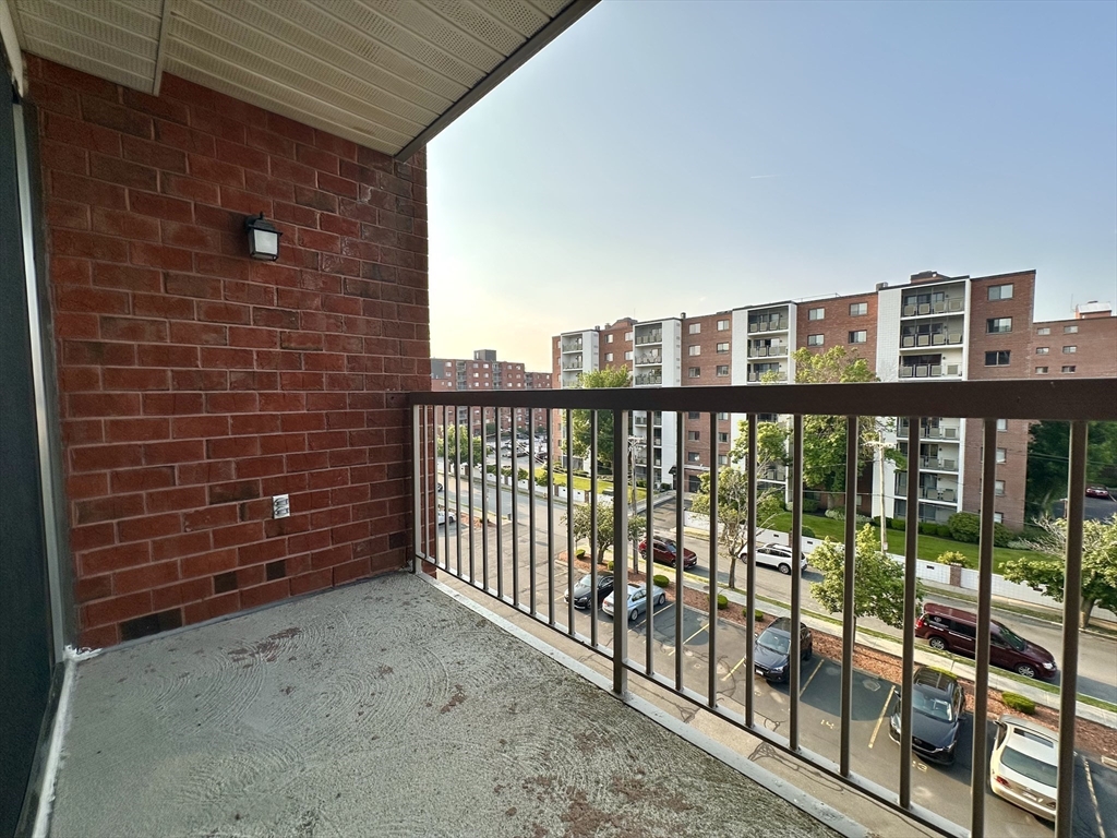 2 bed, 2 bath apartment for rent at 30 Revere Beach Pkwy Unit 506, Wellington — photo 14 of 17