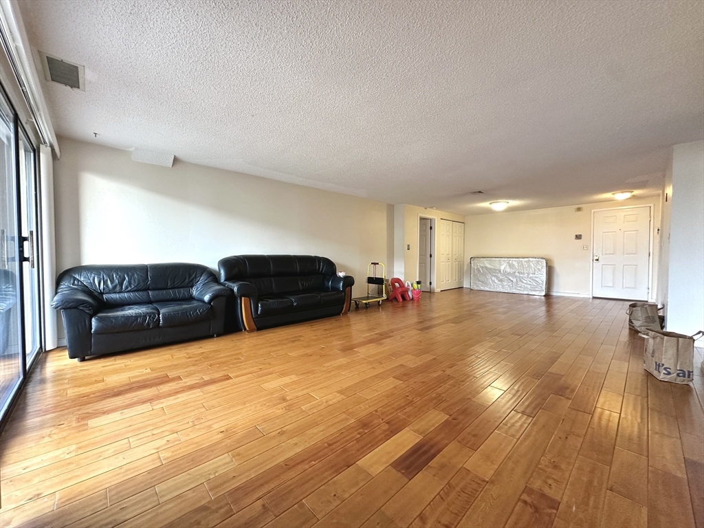 2 bed, 2 bath apartment for rent at 30 Revere Beach Pkwy Unit 506, Wellington — photo 2 of 17