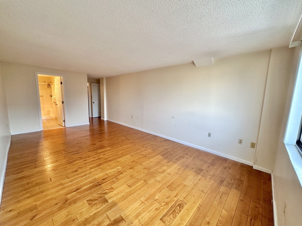 2 bed, 2 bath apartment for rent at 30 Revere Beach Pkwy Unit 506, Wellington — photo 6 of 17