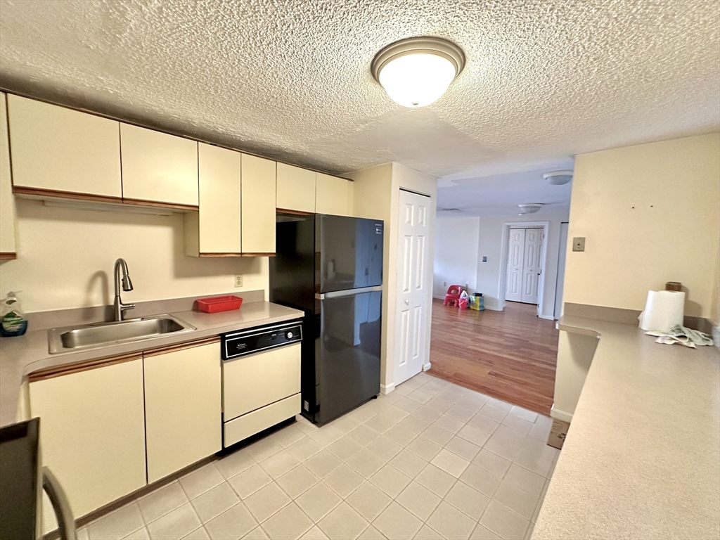 2 bed, 2 bath apartment for rent at 30 Revere Beach Pkwy Unit 506, Wellington — photo 4 of 17