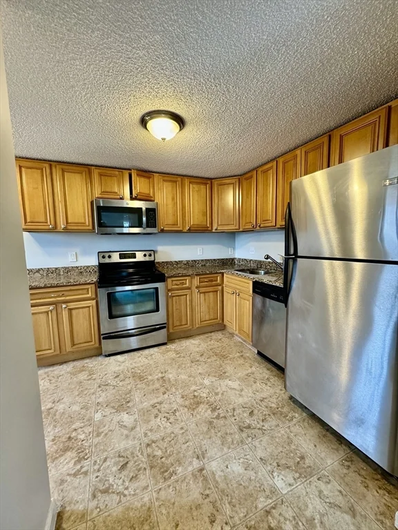 2 bed, 2 bath apartment for rent at 30 Revere Beach Pkwy Unit 616, Medford — photo 3 of 29