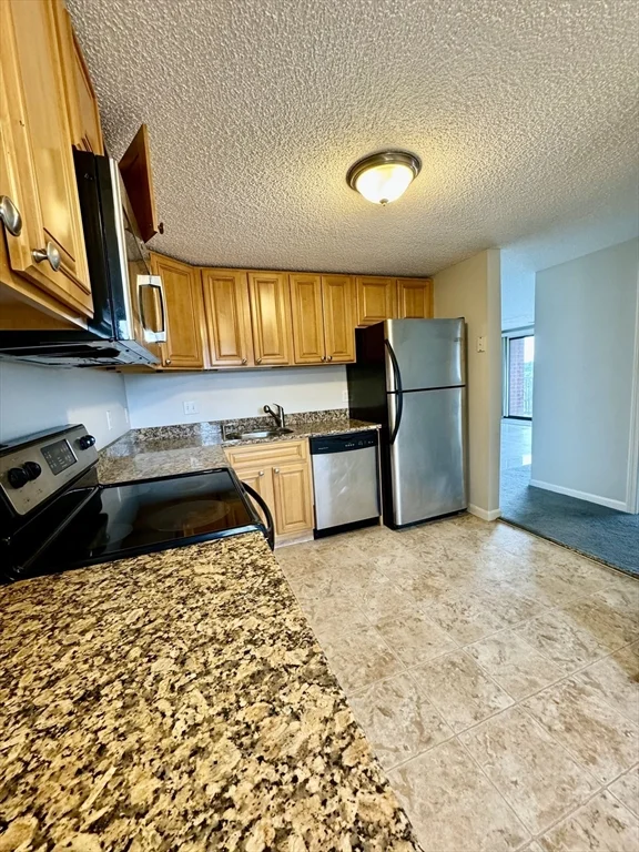 2 bed, 2 bath apartment for rent at 30 Revere Beach Pkwy Unit 616, Medford — photo 2 of 29