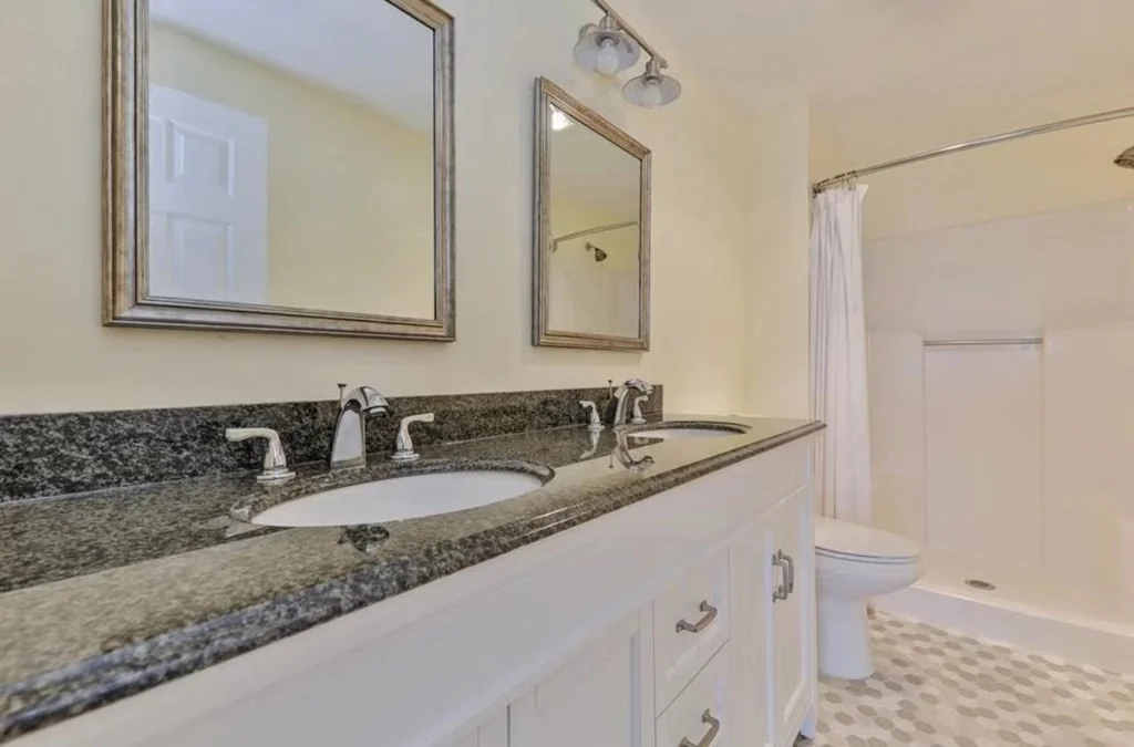 2 bed, 2 bath apartment for rent at 30 Revere Beach Pkwy Unit 804, Medford — photo 3 of 12