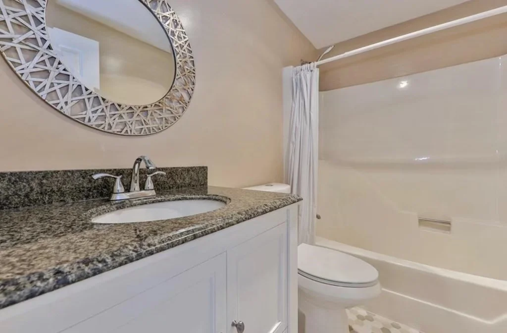 2 bed, 2 bath apartment for rent at 30 Revere Beach Pkwy Unit 804, Medford — photo 2 of 12