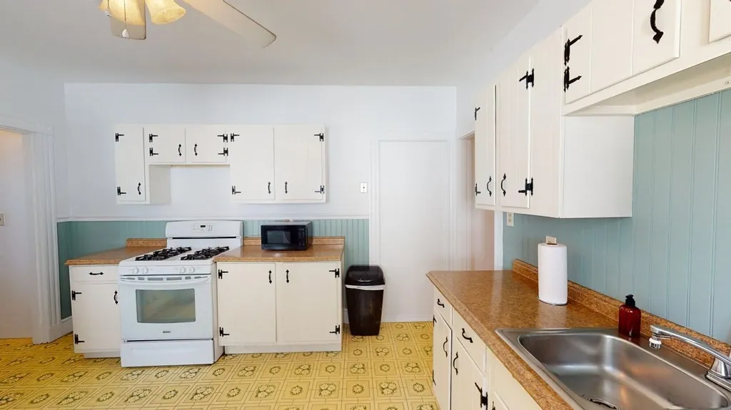 4 bed, 1 bath apartment for rent at 30 Roseclair Unit 2, Boston — photo 2 of 14
