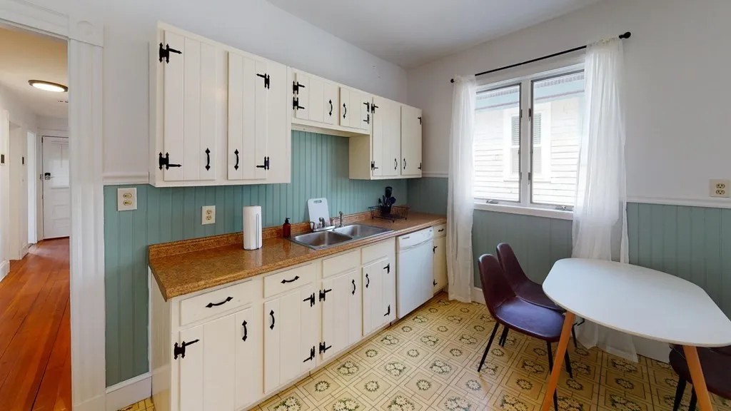 4 bed, 1 bath apartment for rent at 30 Roseclair Unit 2, Boston — photo 4 of 14