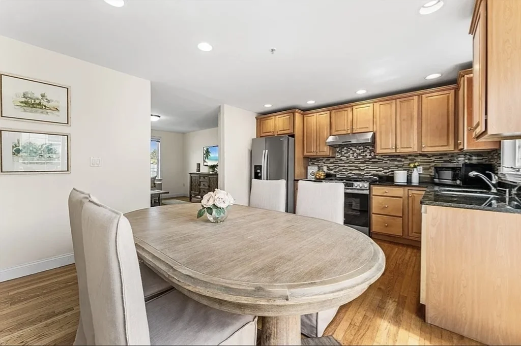 3 bed, 2 bath apartment for rent at 30 Russell St Unit 5, Waltham — photo 9 of 27