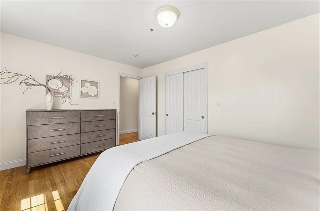 3 bed, 2 bath apartment for rent at 30 Russell St Unit 5, Waltham — photo 17 of 27