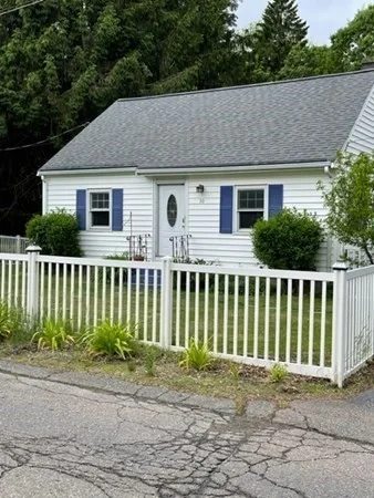 3 bed, 1 bath apartment for rent at 30 Russell Unit 30, Littleton — photo 1 of 28