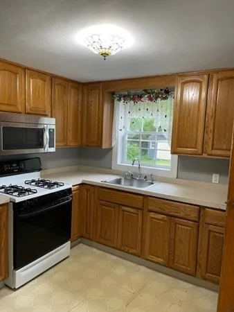 3 bed, 1 bath apartment for rent at 30 Russell Unit 30, Littleton — photo 3 of 28