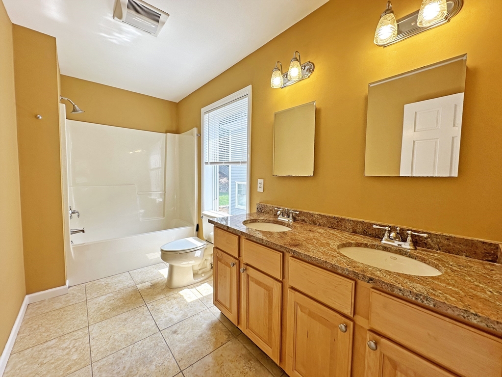 4 bed, 3 bath apartment for rent at 30 Salisbury Rd Unit 1, Newton Corner — photo 10 of 18