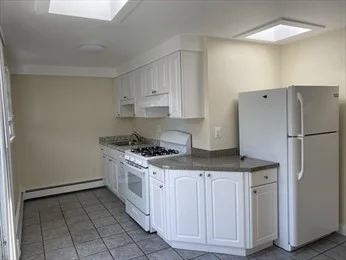 1 bed, 1 bath apartment for rent at 30 Saxton St Unit 3, Dorchester — photo 4 of 12