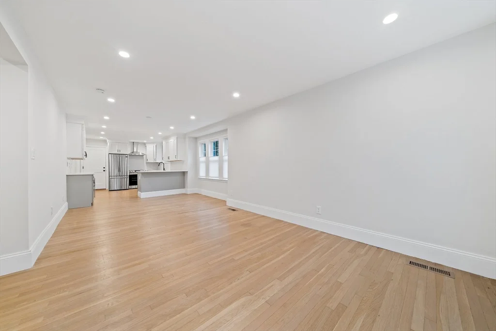 2 bed, 2 bath apartment for rent at 30 Sheafe St Unit 1, Chestnut Hill — photo 4 of 27