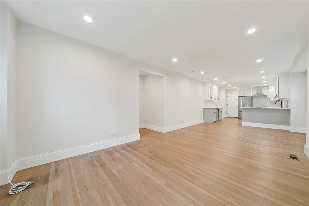 2 bed, 2 bath apartment for rent at 30 Sheafe St Unit 1, Chestnut Hill — photo 5 of 27