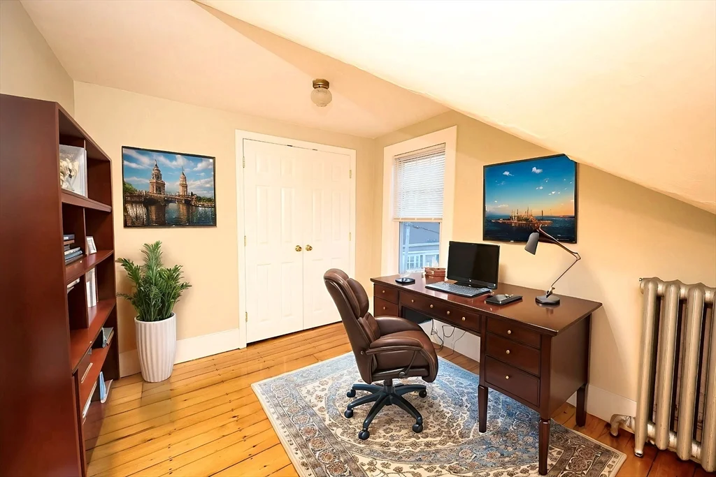 3 bed, 1 bath apartment for rent at 30 Sheppard Ave Unit 30, Braintree — photo 9 of 10