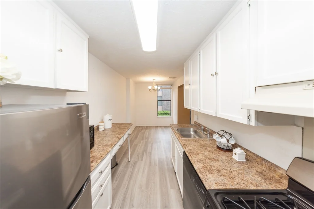 1 bed, 1 bath apartment for rent at 30 Shrewsbury Greens Dr Unit G, Shrewsbury — photo 6 of 12