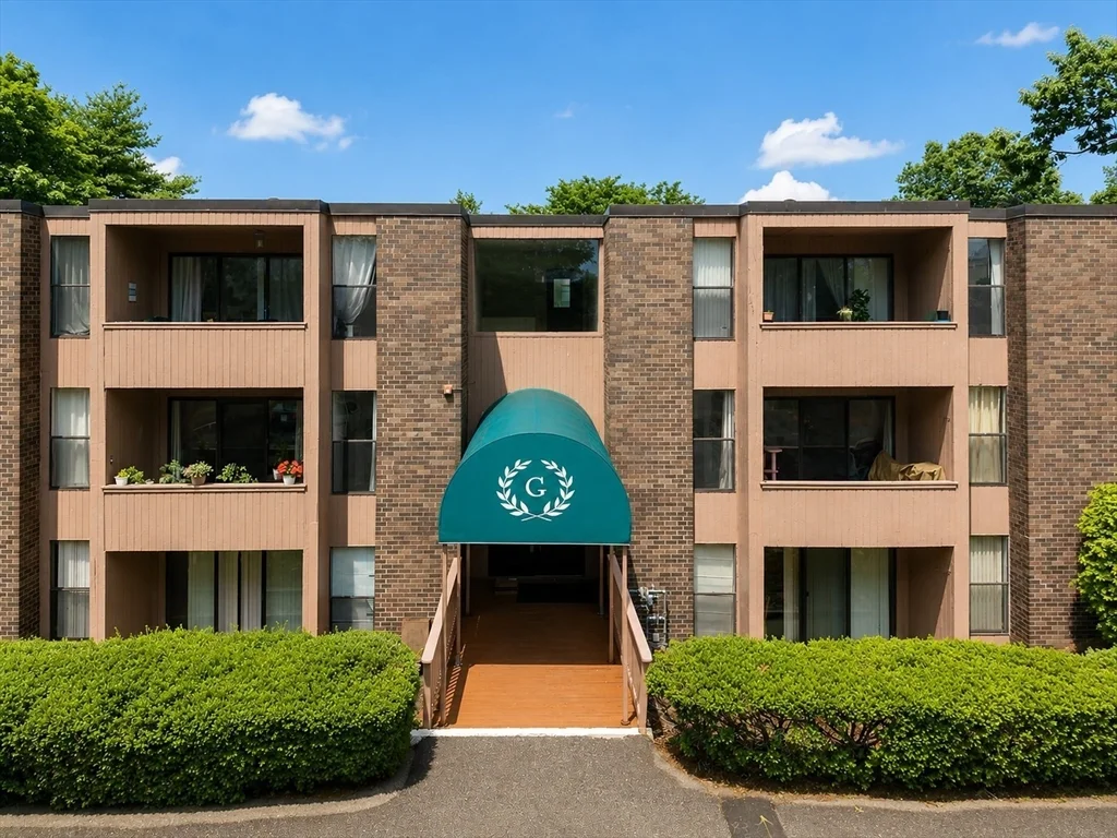 1 bed, 1 bath apartment for rent at 30 Shrewsbury Greens Dr Unit G, Shrewsbury