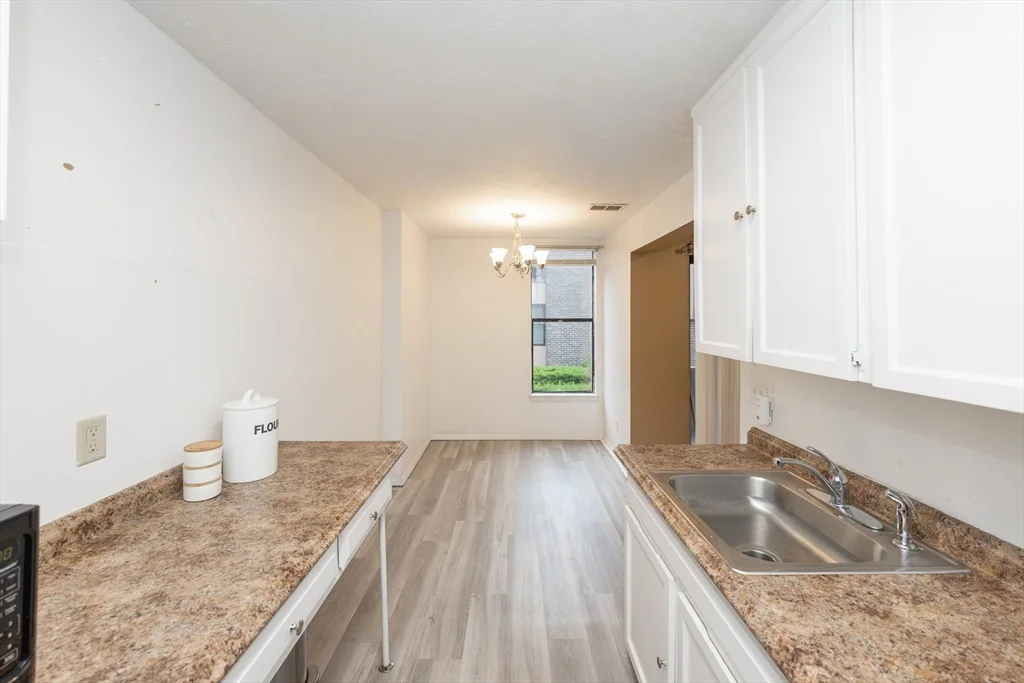 1 bed, 1 bath apartment for rent at 30 Shrewsbury Greens Dr Unit G, Shrewsbury — photo 8 of 12
