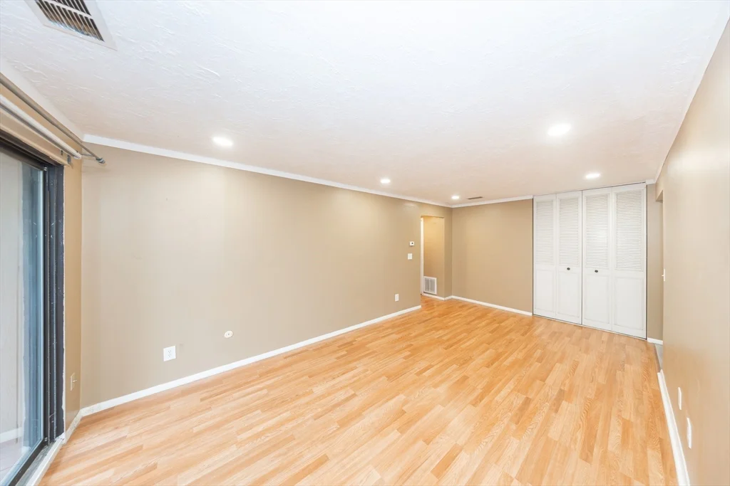 1 bed, 1 bath apartment for rent at 30 Shrewsbury Greens Dr Unit G, Shrewsbury — photo 5 of 12