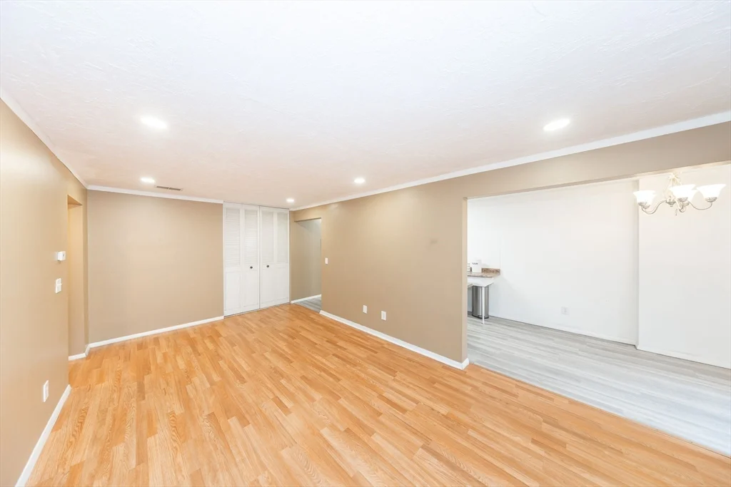 1 bed, 1 bath apartment for rent at 30 Shrewsbury Greens Dr Unit G, Shrewsbury — photo 3 of 12