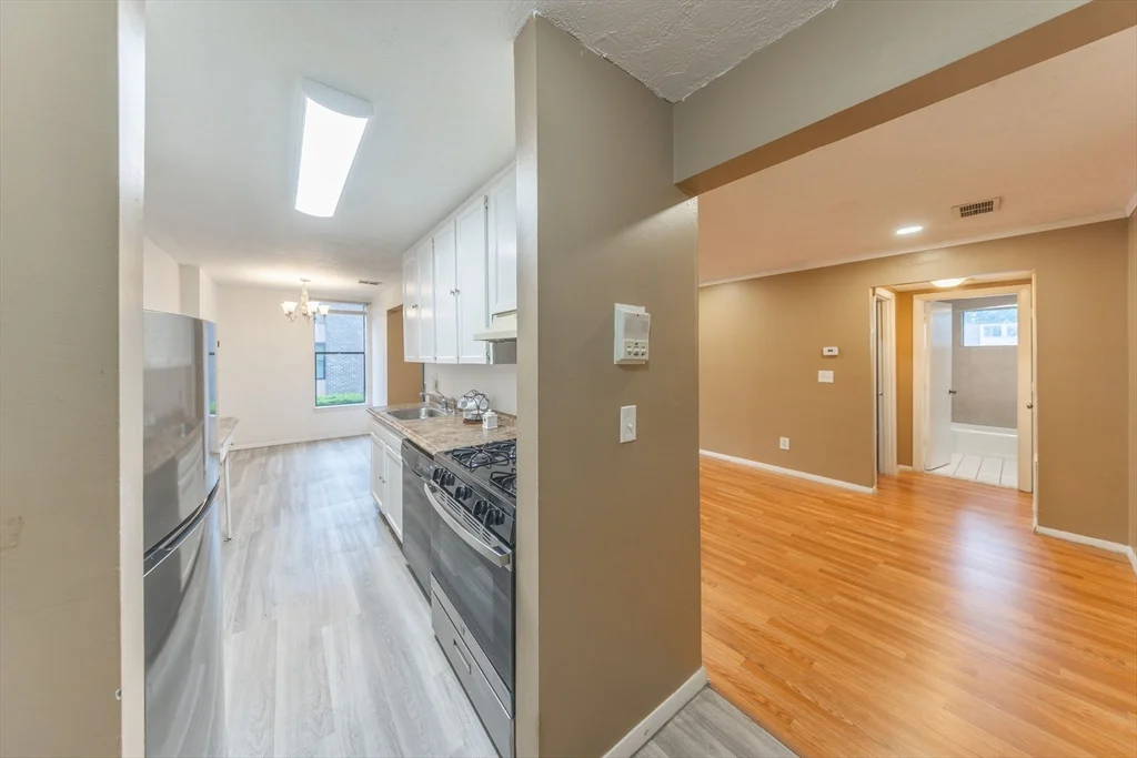 1 bed, 1 bath apartment for rent at 30 Shrewsbury Greens Dr Unit G, Shrewsbury — photo 9 of 12
