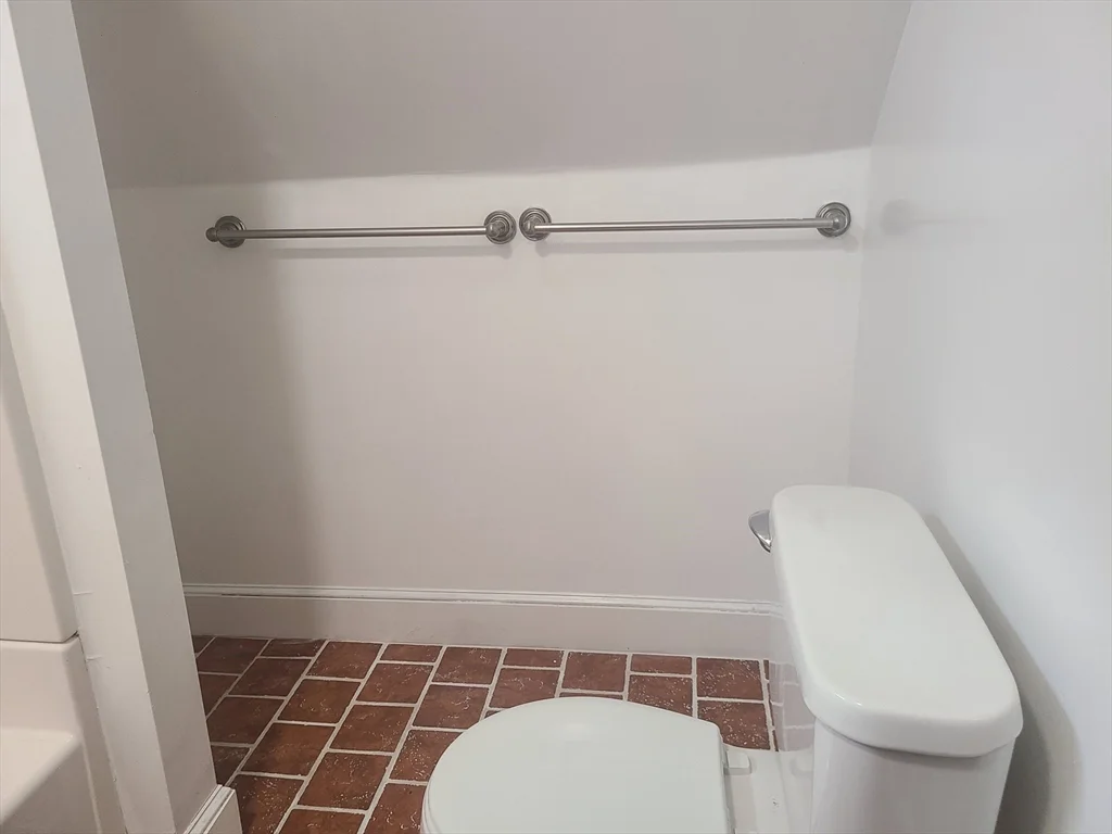 2 bed, 1 bath apartment for rent at 30 South St, Holbrook — photo 18 of 22
