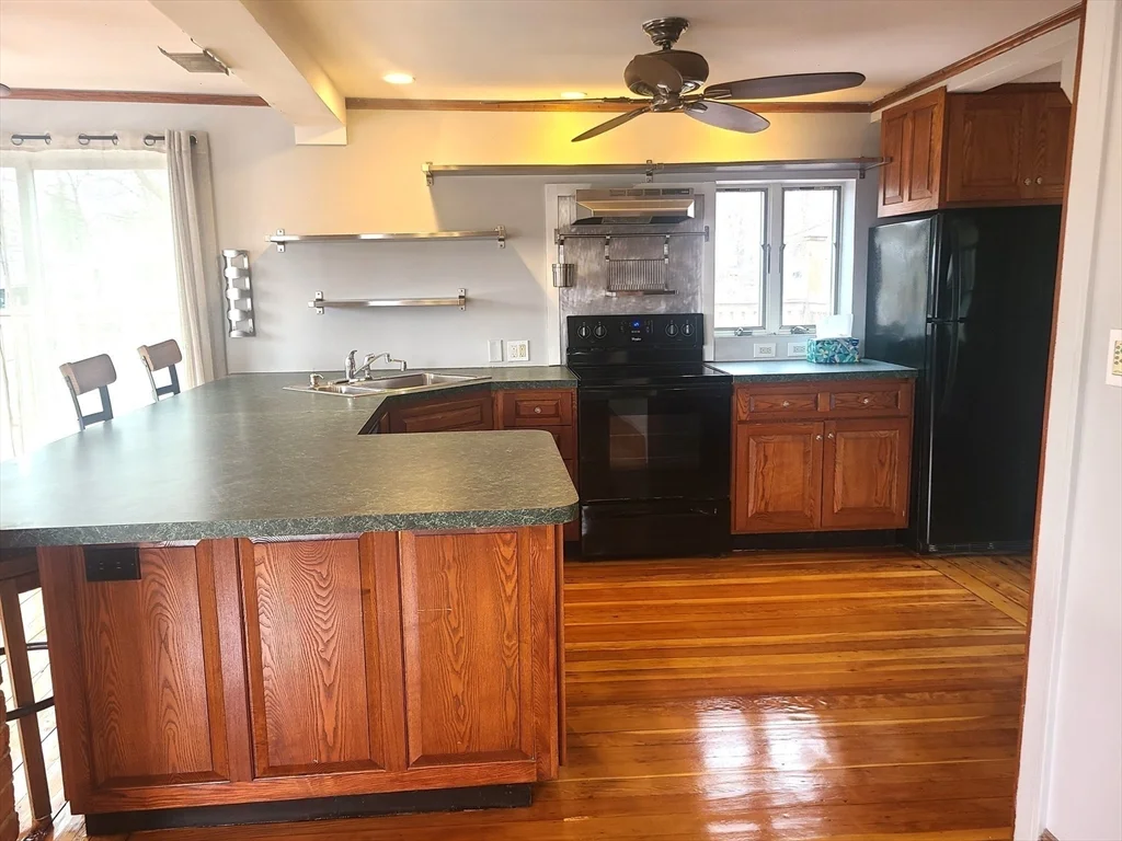 2 bed, 1 bath apartment for rent at 30 South St, Holbrook — photo 9 of 22