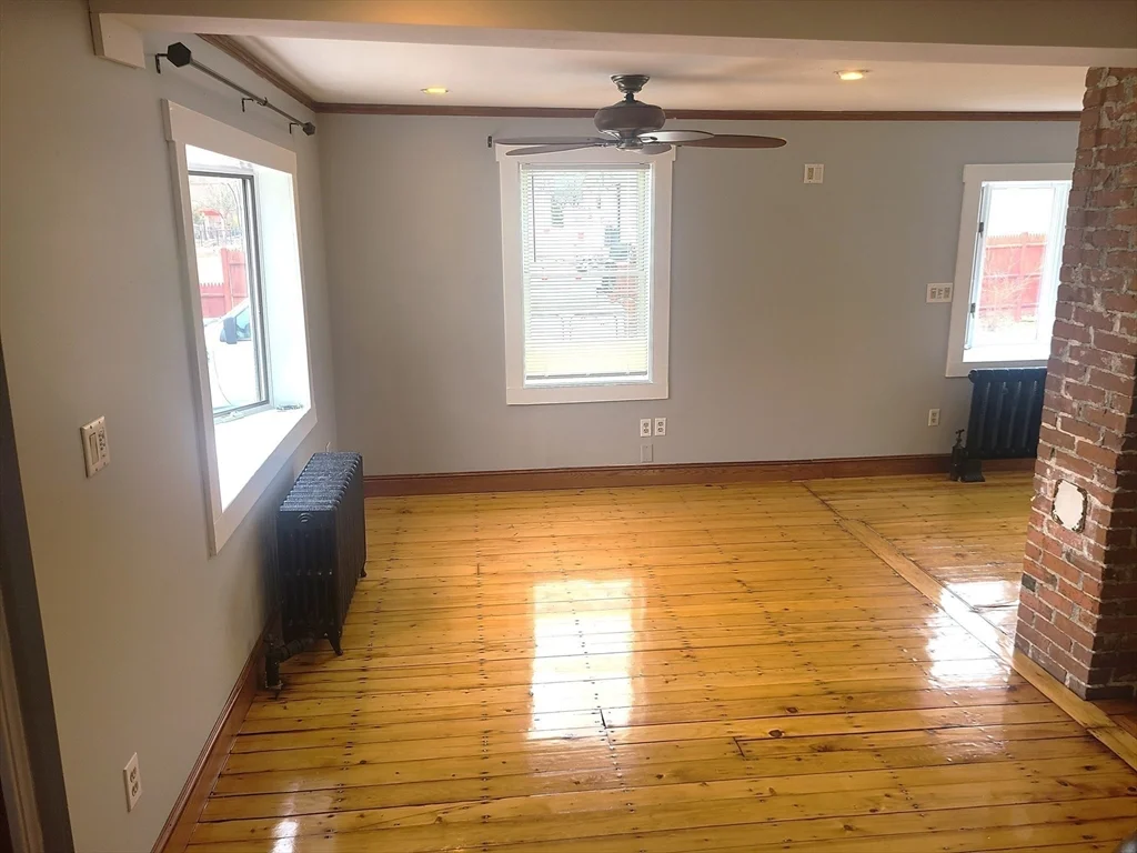2 bed, 1 bath apartment for rent at 30 South St, Holbrook — photo 4 of 22
