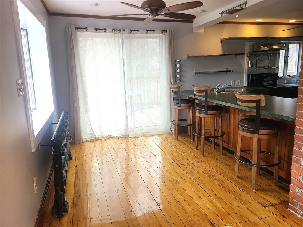 2 bed, 1 bath apartment for rent at 30 South St, Holbrook — photo 8 of 22