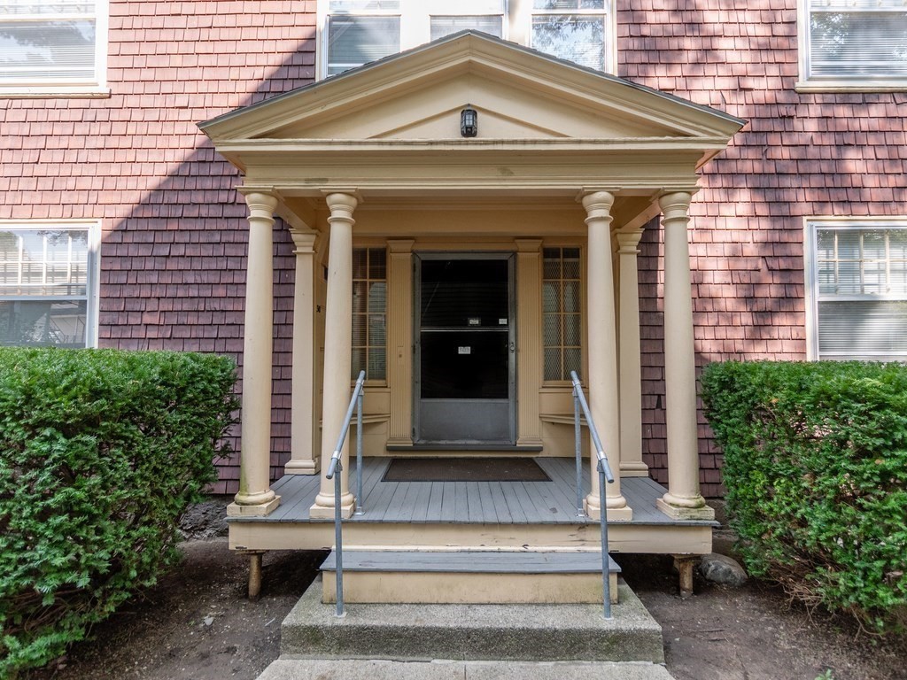 4 bed, 1.5 bath apartment for rent at 30 Stetson St Unit 1, North Brookline — photo 3 of 28