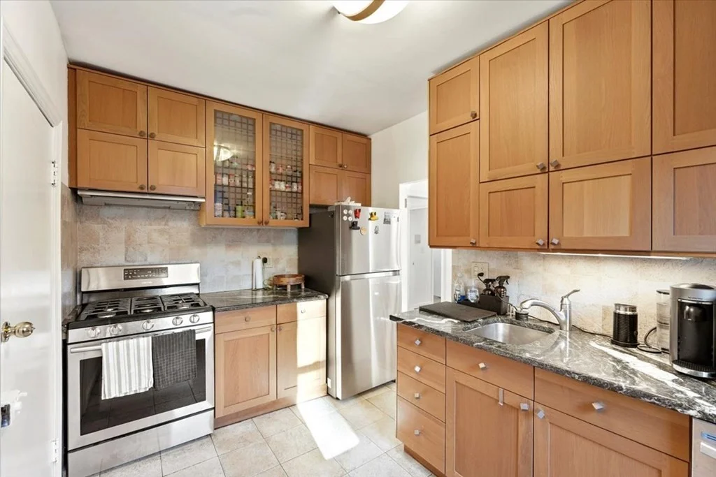3 bed, 1 bath apartment for rent at 30 Summit Ave Unit 3, Brookline — photo 5 of 17